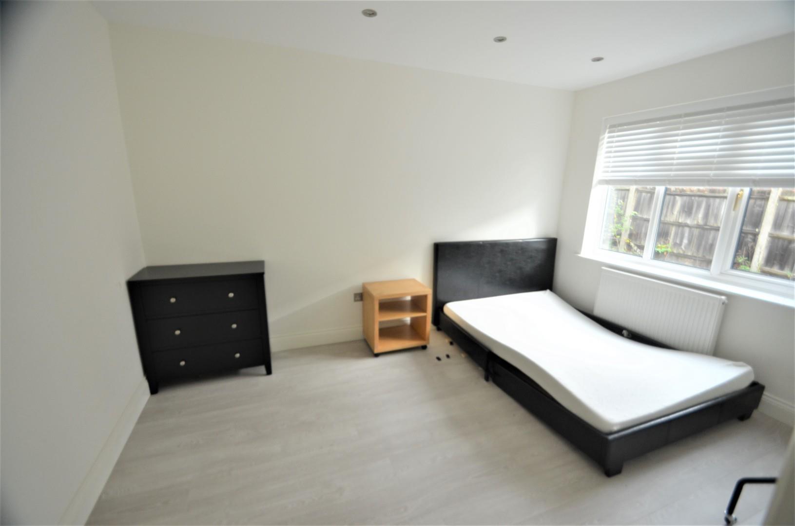 Daws Lane, Mill Hill